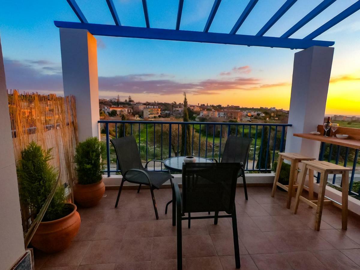 Ron'S Pergola Apartment Pafos Zewnętrze zdjęcie
