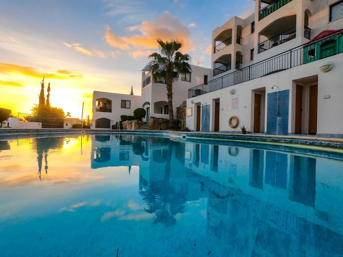 Ron'S Pergola Apartment Pafos Zewnętrze zdjęcie